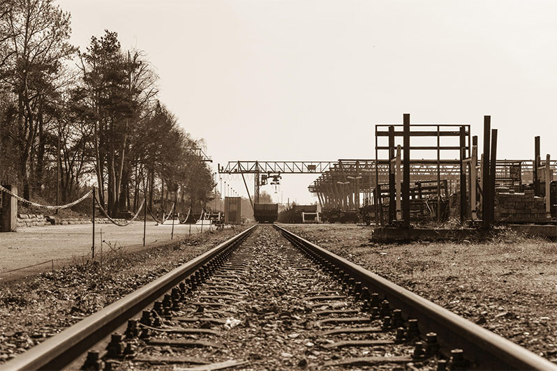 21 Beautiful Railroad Track Photos
